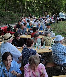 Entspannte Besucher des Martinshofes